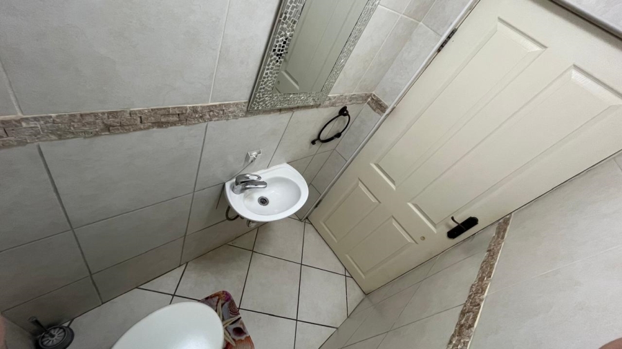 2 Bedroom Property for Sale in Jeffreys Bay Central Eastern Cape